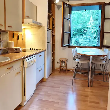 Estudio Con Piscina En * Enveitg