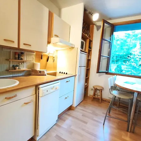 Estudio Con Piscina En * Enveitg