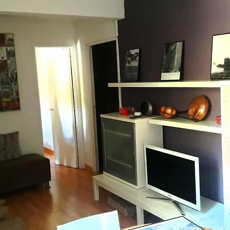 Estudio Con Piscina En *