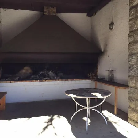 Estudio Con Piscina En * Enveitg