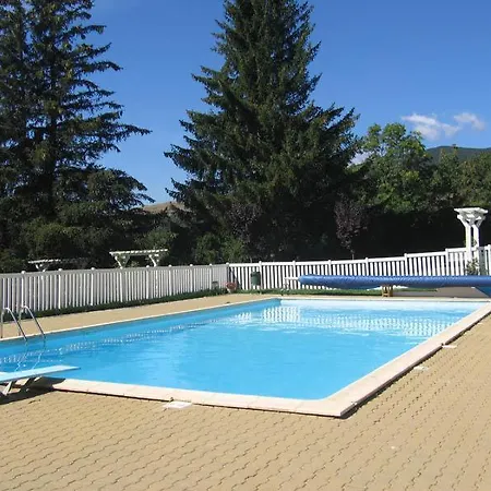 Estudio Con Piscina En Appartamento *