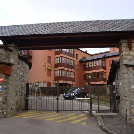Estudio Con Piscina En Appartement *